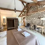 Exclusive Guest Wing Of 14Th-Century Manor With Pool & Panoramic Views Auradou
