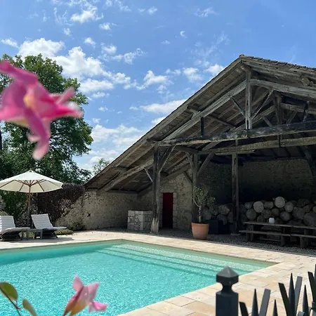 Exclusive Guest Wing Of 14th-century Manor With Pool & Panoramic Views Prázdninový dům