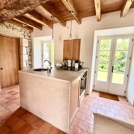 Exclusive Guest Wing Of 14th-century Manor With Pool & Panoramic Views Auradou