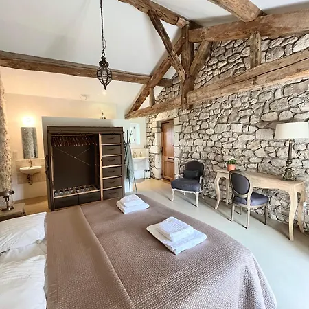 Exclusive Guest Wing Of 14th-century Manor With Pool & Panoramic Views Auradou