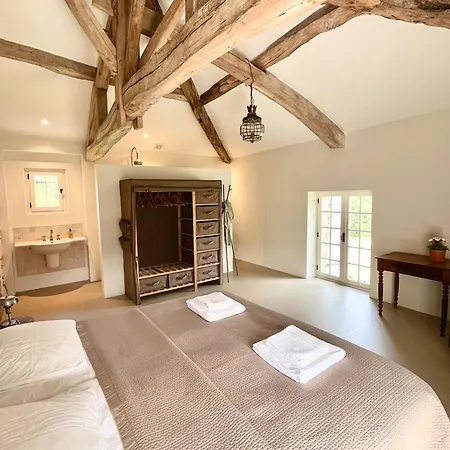 Prázdninový dům Exclusive Guest Wing Of 14th-century Manor With Pool & Panoramic Views